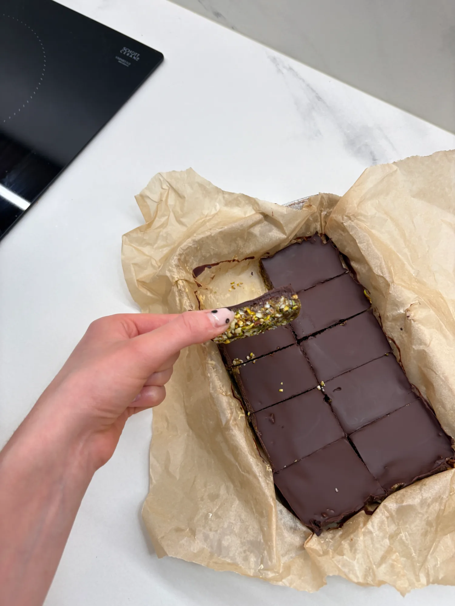 Pistachio date bars